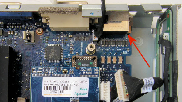 Cisco VXC-2212 removing circuit board