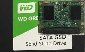 naked Western Digital 1TB SSD